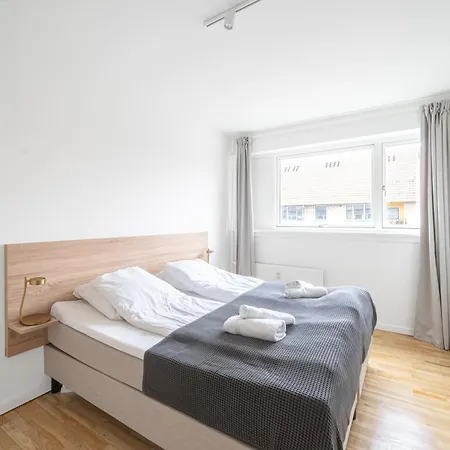 Beautiful 2-br W A Balcony In Frederiksberg - 205